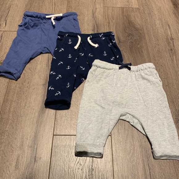 3 pack baby boy pants. Size 4-6 months. H&M. EUC - Picture 2 of 3